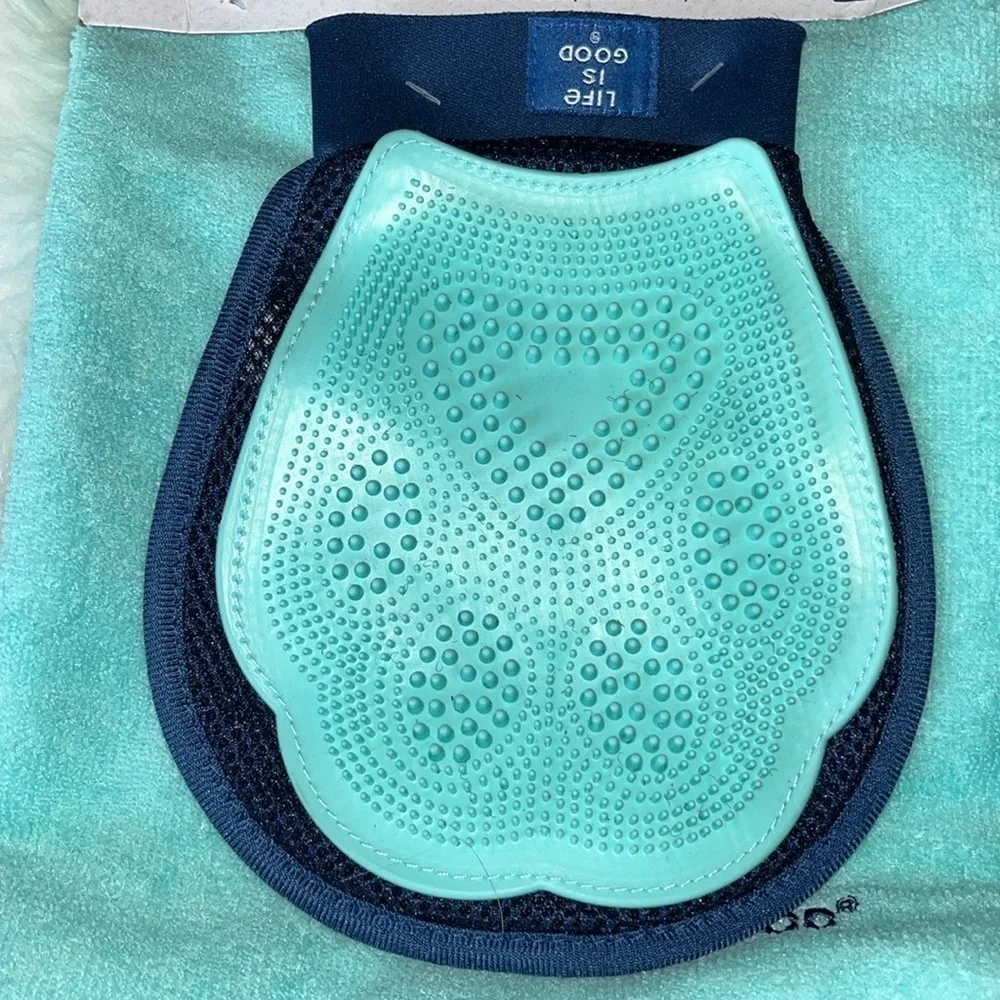 🆕 Life is Good Microfiber Pet Towel and Grooming Mitt Set
